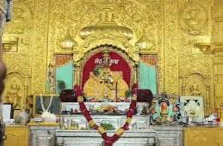 चित्तौड़गढ़ में बिजनेसमैन ने सांवरिया सेठ को महिंद्रा ट्रैक्टर चढ़ाया, वीडियो में देंखे श्रद्धा और आस्था का अनोखा नजारा