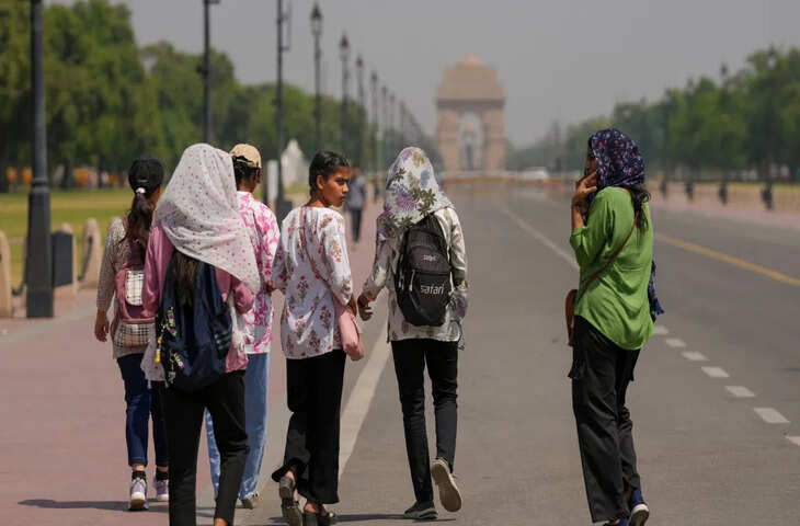 कहीं गर्मी-कहीं बारिश&hellip;दिल्ली-NCR में 40 डिग्री पहुंचेगा पारा, इन राज्यों में लू का अलर्ट; हिमाचल-उत्तराखंड का क्या है हाल?