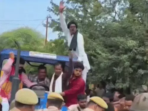 आगरा में UGC के विरोध में सड़क पर उतरे करीब 1200 युवक, 100 ट्रैक्टरों से कलेक्ट्रेट घेराव की तैयारी; पुलिस ने रोका