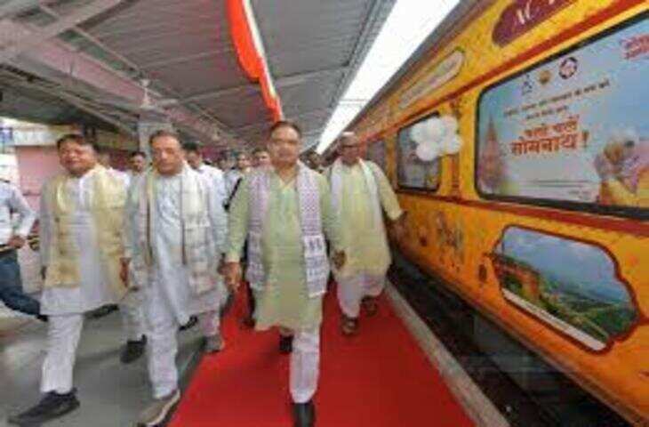 जयपुर से रवाना हुई &lsquo;सोमनाथ स्वाभिमान पर्व यात्रा&rsquo; विशेष ट्रेन, फुटेज में देंखे 1000 वरिष्ठ नागरिक करेंगे तीर्थ दर्शन