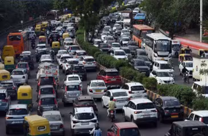 आश्रम से दिल्ली-मुंबई एक्सप्रेसवे जाने में जाम का झाम, सराय काले खां पर थम जाती है वाहनों की रफ्तार