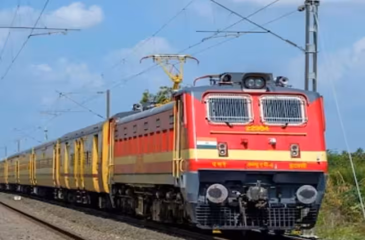 दिवाली और छठ पर यात्रियों को राहत, यूपी के कई स्टेशनों से होकर चलेंगी तीन जोड़ी स्पेशल ट्रेनें