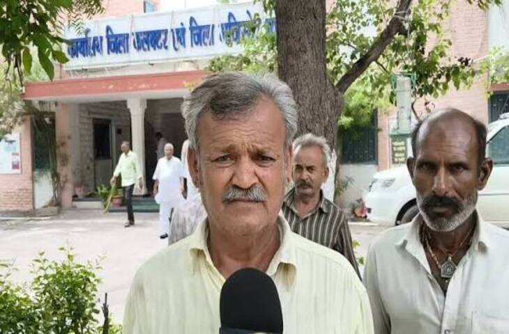 राशन डीलर पर गेहूं नहीं देने और अवैध वसूली के आरोप, कलेक्टर से जांच की मांग