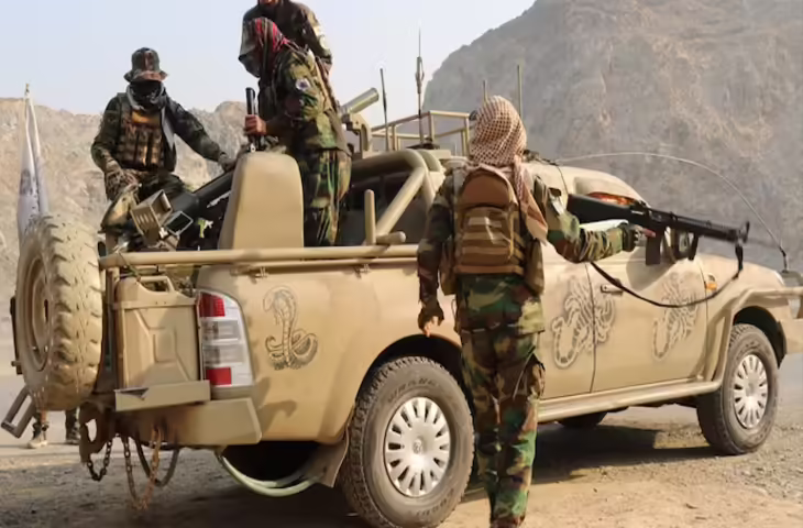 अफगान वायुसेना ने पाकिस्तान के खैबर पख्तूनख्वा में किया हवाई हमला, वीडियो में जाने जवाबी कार्रवाई में निशाना बनाए गए सैन्य ठिकाने