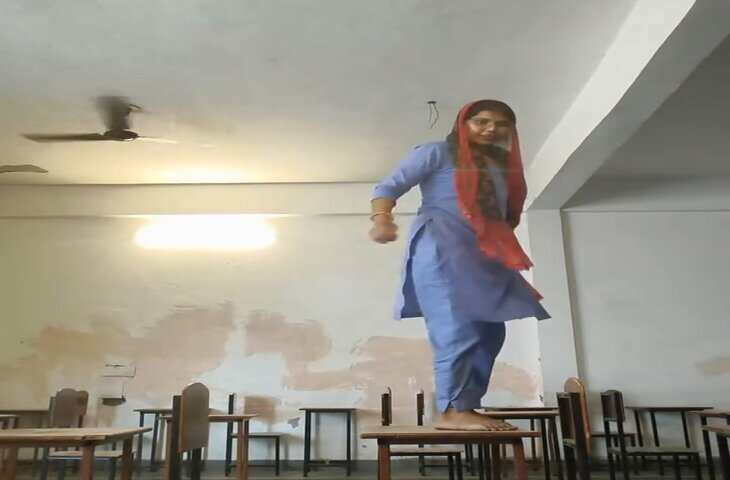 Teachers Day Viral Video: बच्चों की जगह पर चढ़कर रील बनाती दिखीं शिक्षिका! वीडियो वायरल होने के बाद उठे सवाल