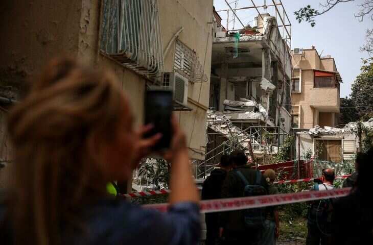 इजरायल में भयंकर युद्ध की तस्वीरें: सायरन बजते ही घरों से भागकर बंकर में छिपी भारतीय महिला का दिल दहला देने वाला वीडियो