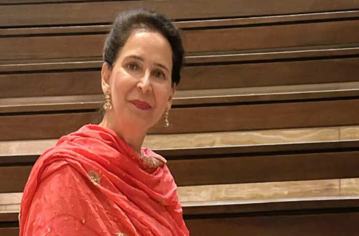 पूर्व क्रिकेटर नवजोत सिंह सिद्धू की पत्नी नवजोत कौर सिद्धू ने कांग्रेस पार्टी छोड़ी