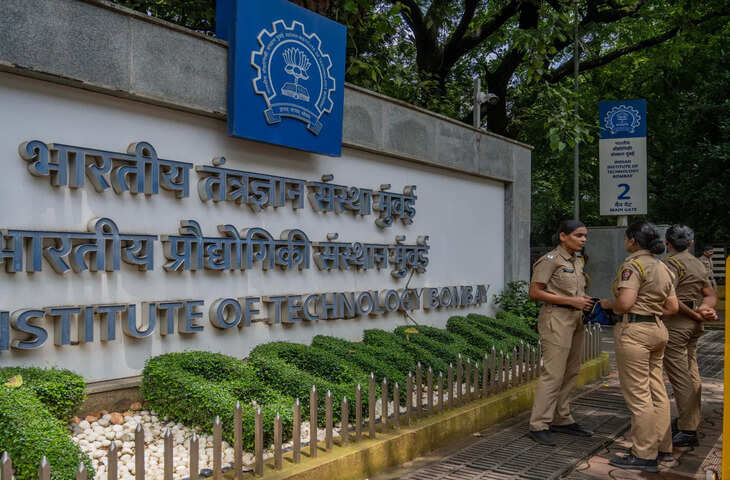 आईआईटी बॉम्बे ने छात्र साहिल की मौत पर मांगी माफी, छात्रों ने डायरेक्टर के इस्तीफे की मांग उठाई