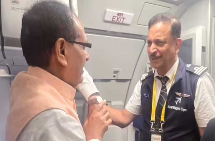 आसमान में भी VIP अंदाज! फ्लाइट में Rajiv Pratap Rudy का अनाउंसमेंट वीडियो वायरल, यात्रियों ने बजाई तालियां