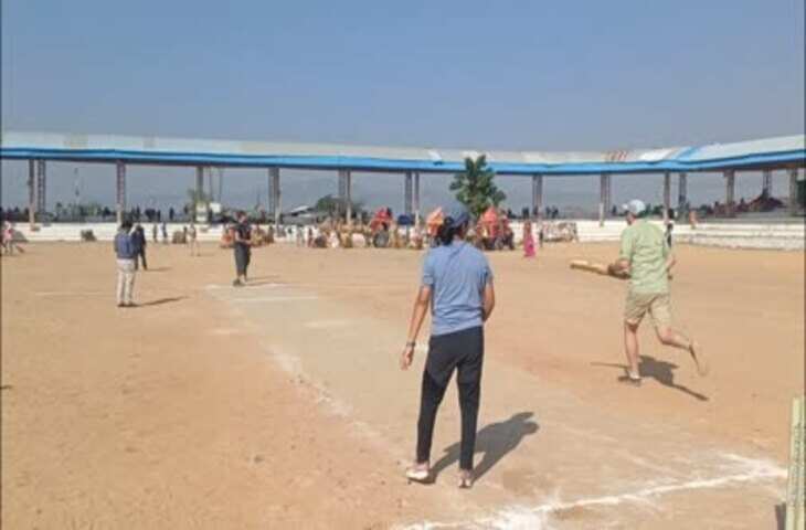 इस बार &lsquo;लगान&rsquo; फिल्म जैसा होगा क्रिकेट मैच, 60 KM दौड़ेंगे घोड़े; वीडियो में जाने ऊंटनी के दूध की भी होगी प्रतियोगिता