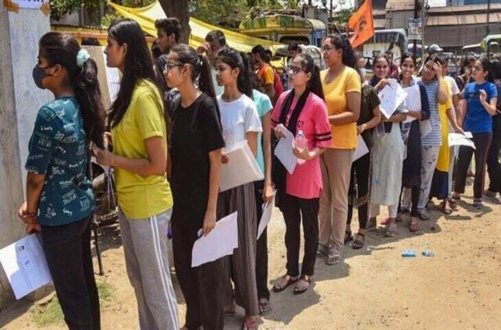 NEET-JEE का हौवा होगा खत्म? बोर्ड मार्क्स को 50% वेटेज देने के प्रस्ताव से छात्रों में ख़ुशी की लहर&nbsp;