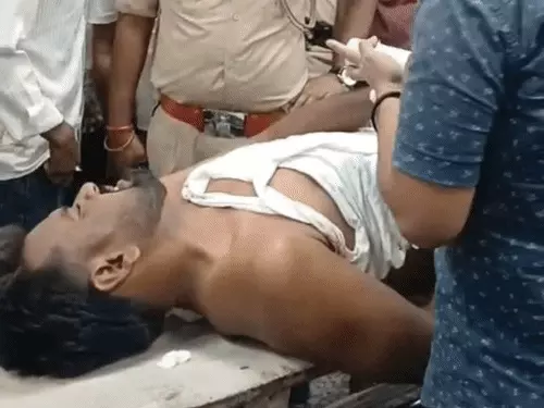 भोजपुर में दर्दनाक सड़क हादसा, कंक्रीट मिक्सर ट्रक ने युवक को 200 मीटर तक घसीटा; मौत से परिवार में मातम
