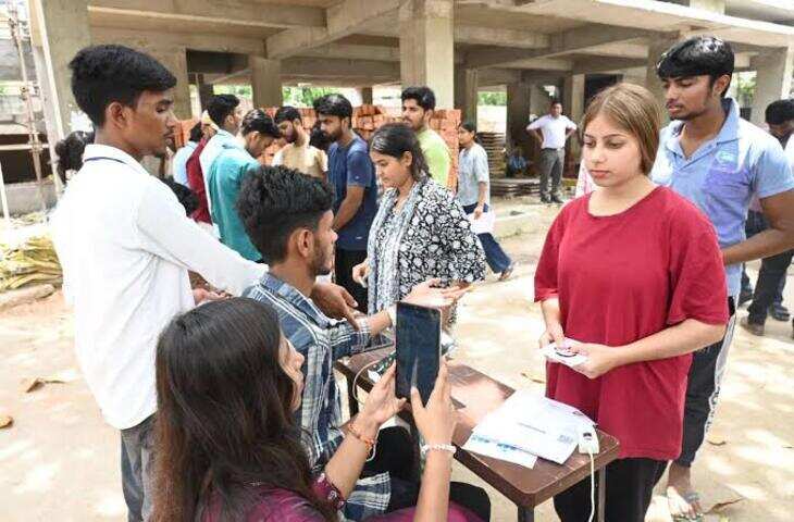 NEET UG Fee Refund Alert: अगर अभी तक नहीं अपडेट की बैंक डिटेल, तो तुरंत करें यह काम, NTA ने बढ़ाई डेडलाइन​​​​​​​