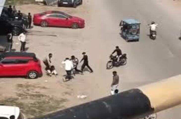 अलवर में थार कार को धुलवाने आए युवक को बदमाशों ने लाठी-हॉकी से पीटा, वीडियो में देंखे गंभीर रूप से घायल
