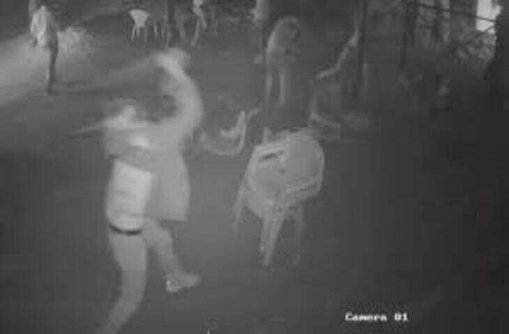 झुंझुनू में प्&zwj;लॉट के व&zwj;िवाद में मारपीट और तोड़फोड़, गाड़ी में मारी टक्&zwj;कर तो जेसीबी लेकर पहुंचे हमलावर