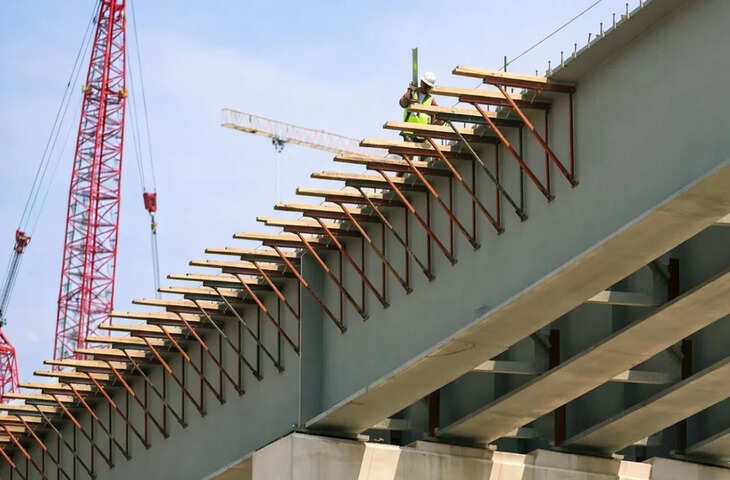 जाम से मिलेगी निजात, हिंडन पुल पर बनेगी दो लेयर की सड़क, नए साल में ग्रेटर नोएडा के गांवों के लिए 30 करोड़ का क्या है प्लान?