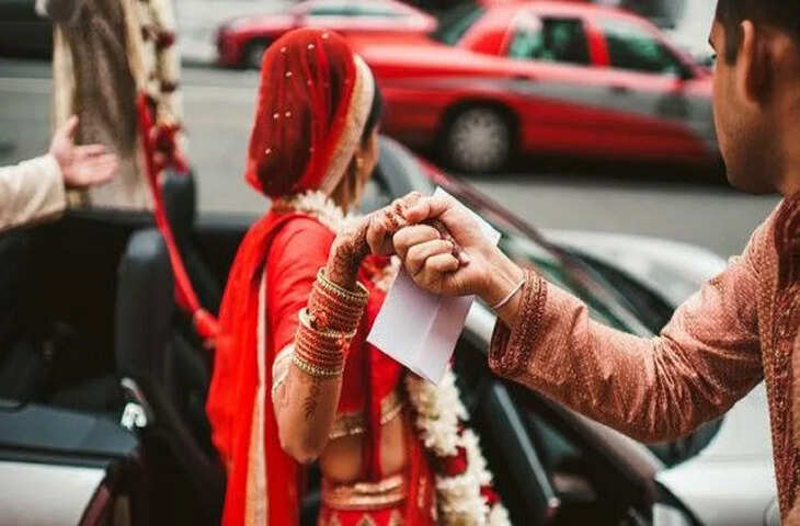 'ऐ जी, सुनिए ना.. कार रोकिए ना..' दुल्हन बोली और फिर कर गई ऐसा कांड, दूल्हा भी रह गया दंग