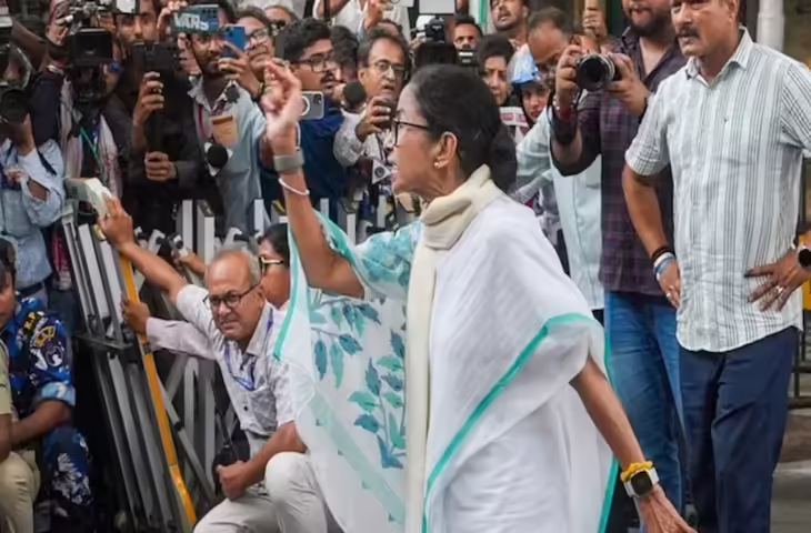 3 घंटे तक ममता की मौजूदगी, कार्यकर्ताओं का पहरा... टीएमसी के आरोप और EC के जवाब सब एक जगह पढ़ लीजिए