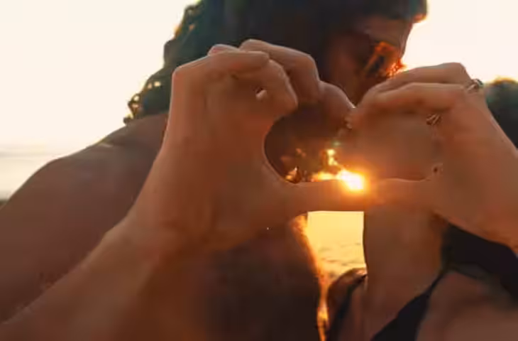 Love Tips: सिर्फ &lsquo;I Love You&rsquo; नहीं, पार्टनर से कहें ये 5 खास बातें, रिश्ते में बढ़ेगा प्यार और अपनापन