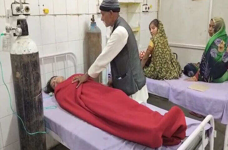 भरतपुर के गर्ल्स हॉस्टल में 13 छात्राएं बीमार, वीडियो में जानें सांस लेने में तकलीफ और घबराहट की शिकायत; जांच में जुटा प्रशासन 