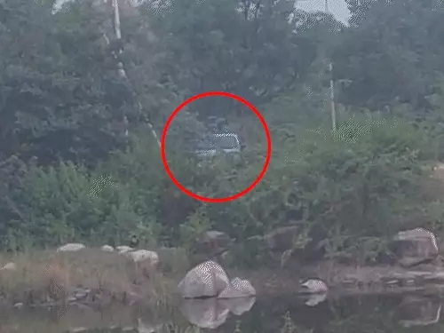 झांसी में CO की गाड़ी को टक्कर मारकर भागा बिल्डर का बेटा, एक घंटे तक चला पीछा; 5 गिरफ्तार
