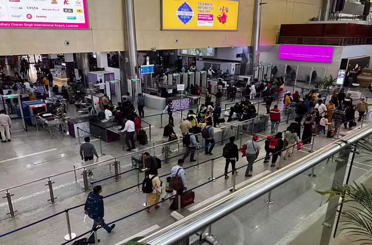 अफ्रीकी महिला तस्कर के पेट से निकले 25 लाख के ड्रग्स कैप्सूल