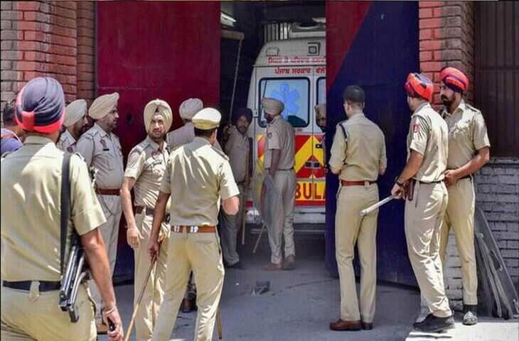 भारत की इस जेल में भयंकर बवाल!&nbsp;250 कैदियों ने पुलिस पर किया जानलेवा हमला, SP का तो फोड़ डाला सिर&nbsp;