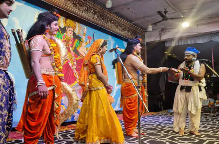 पुत्र वियोग में राजा दशरथ ने त्यागे प्राण, सांसद बने केवट: छोटी बाजार में राम वनगमन और गंगा पार कराने का भावपूर्ण मंचन