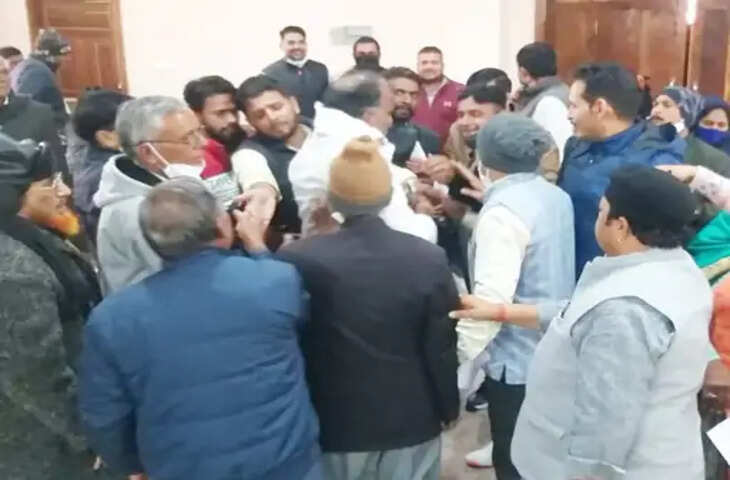 Churu नगर परिषद की साधारण सभा की बैठक में हंगामा के बीच 50 करोड़ का बजट पारित