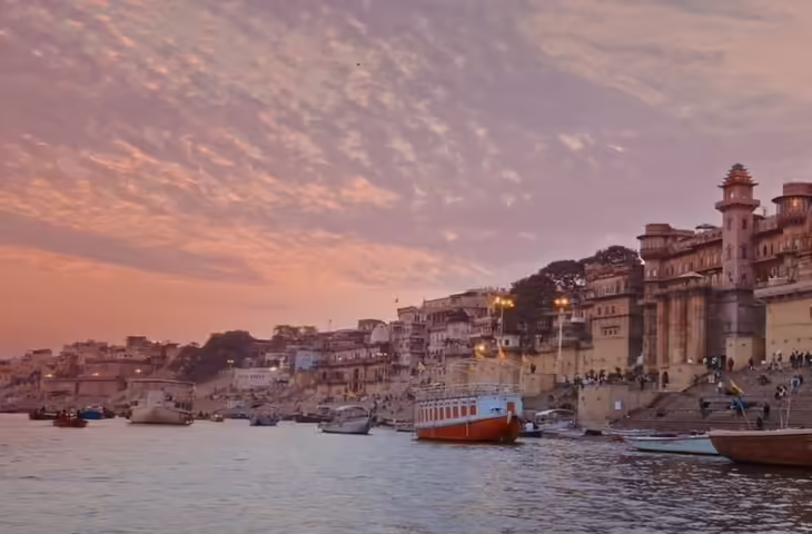 Ganga Dussehra 2026: विदेश में रहकर भी ऐसे मनाएं गंगा दशहरा, बिना गंगाजल के भी मिल सकता है पुण्य