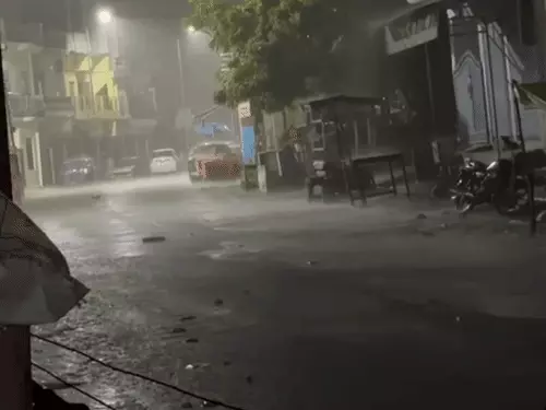 प्रयागराज में तीसरे दिन भी बारिश का कहर, कई इलाके जलमग्न; 205 MM बारिश से सिविल लाइंस से करेली तक भरा पानी