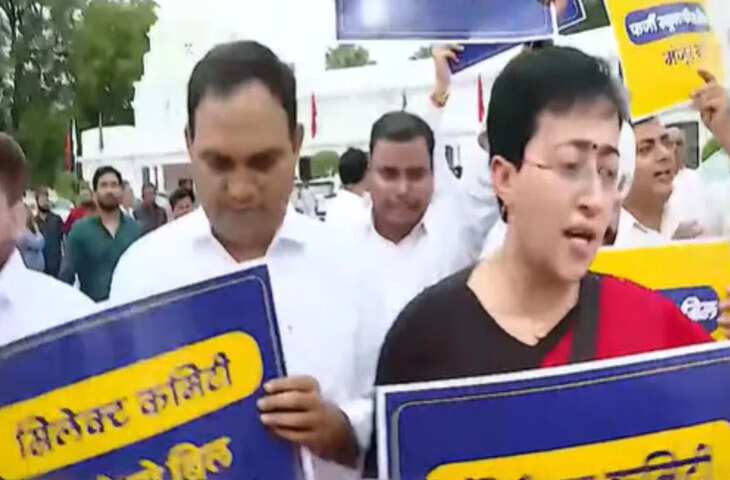 दिल्ली विधानसभा में &lsquo;फांसी घर&rsquo; पर छिड़ा सियासी बवाल! जोरदार हंगामे के बीच आतिशी को क्यों किया गया सदन से बाहर ?