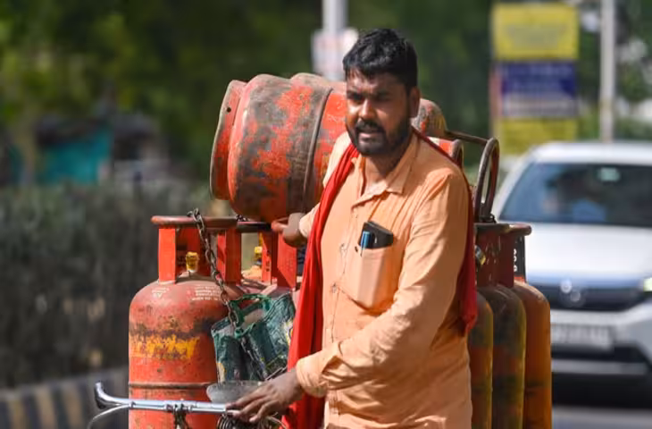 LPG Price Today 30 July 2026: दिल्ली से पटना तक बढ़े गैस सिलेंडर के दाम, देखें आपके शहर में कितना है नया रेट