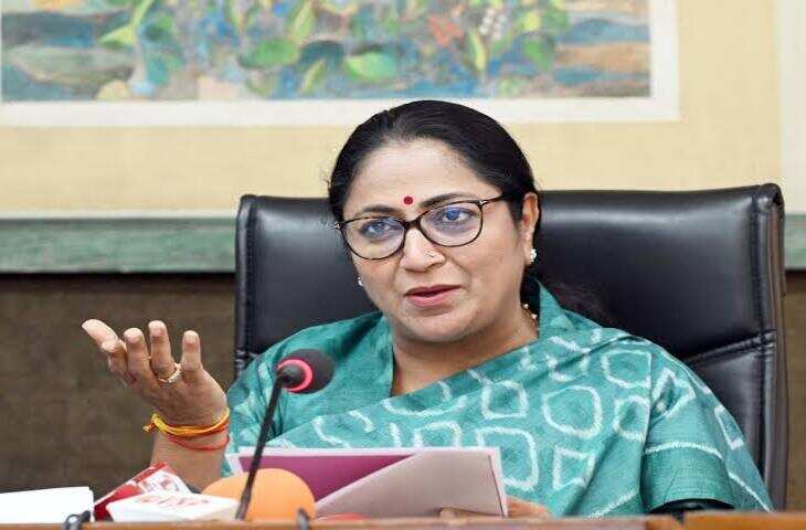 दिल्ली की CM रेखा गुप्ता का दिखा राजस्थानी अंदाज! &lsquo;घूमर&rsquo; गाने पर किया जबरदस्त डांस, VIDEO वायरल​​​​​​​