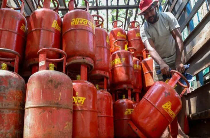 LPG Crisis के बीच सरकार का राहत भराबयान, कहा - 'घबराने की जरूरत नहीं, देश में पर्याप्त स्टॉक....'