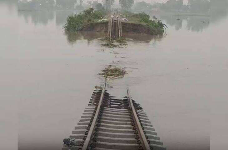 यूपी में बारिश से बिगड़े हालात, 16 जिले बाढ़ की चपेट में; झांसी में घर-दुकानों में 8 फीट तक पानी