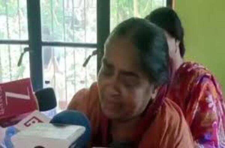 एक पिता के लिए इससे बड़ा दर्द शायद ही कोई हो कि जिस बेटे की पसंद का खाना बनवाने की तैयारी हो, वह उसे खाने के लिए कभी घर ही न लौटे। बेटे की मौत के बाद परिजनों का दर्द कुछ ऐसा ही है। पिता ने नम आंखों से उस आखिरी पल को याद करते हुए बताया कि उनका और उनकी पत्नी का पशुपतिनाथ का उपवास था।  उन्होंने कहा, "घर में उपवास होने की वजह से नॉनवेज नहीं बन रहा था। बेटे को पनीर बहुत पसंद था, इसलिए मैं खास तौर पर बाजार से उसके लिए पनीर खरीदकर लाया था। घर में उसकी पसंद की सब्जी बन रही थी। हमें उम्मीद थी कि वह लौटेगा और परिवार के साथ खाना खाएगा, लेकिन किस्मत को कुछ और ही मंजूर था।"  पिता की यह बात सुनकर वहां मौजूद हर शख्स की आंखें नम हो गईं। जिस बेटे के लिए घर में उसकी पसंद का भोजन तैयार किया जा रहा था, उसकी मौत की खबर ने पूरे परिवार को गहरे सदमे में डाल दिया। घर में जहां शाम को बेटे के आने का इंतजार था, वहीं कुछ ही देर बाद मातम का माहौल छा गया।  परिजनों का कहना है कि परिवार ने कभी नहीं सोचा था कि यह उनकी बेटे से आखिरी मुलाकात होगी। उसकी पसंद का खाना आज भी घर में अधूरा पड़ा है, लेकिन उसे खाने वाला अब इस दुनिया में नहीं रहा।  घटना के बाद परिवार का रो-रोकर बुरा हाल है। रिश्तेदार और आसपास के लोग लगातार परिजनों को ढांढस बंधाने पहुंच रहे हैं, लेकिन जवान बेटे को खोने का दर्द शब्दों में बयां करना मुश्किल है। माता-पिता बार-बार उसकी यादों में खो जा रहे हैं और उसके साथ बिताए आखिरी पलों को याद कर भावुक हो रहे हैं।  यह घटना सिर्फ एक परिवार की व्यक्तिगत त्रासदी नहीं, बल्कि उन अनगिनत अधूरे सपनों और उम्मीदों की कहानी भी है, जो एक पल में बिखर गईं। जिस घर में बेटे के पसंदीदा खाने की खुशबू फैलने वाली थी, वहां अब सन्नाटा और मातम पसरा हुआ है। परिवार को अब भी यकीन नहीं हो रहा कि जिस बेटे के लौटने का इंतजार था, वह अब कभी वापस नहीं आएगा।
