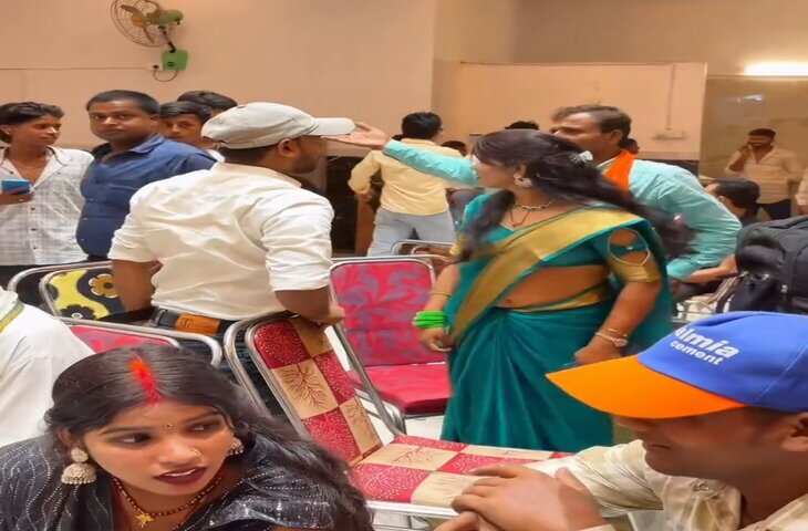 महिला के साथ शख्स की हरकत देख पति रह गया हैरान, वायरल कहानी के पीछे क्या है सच?