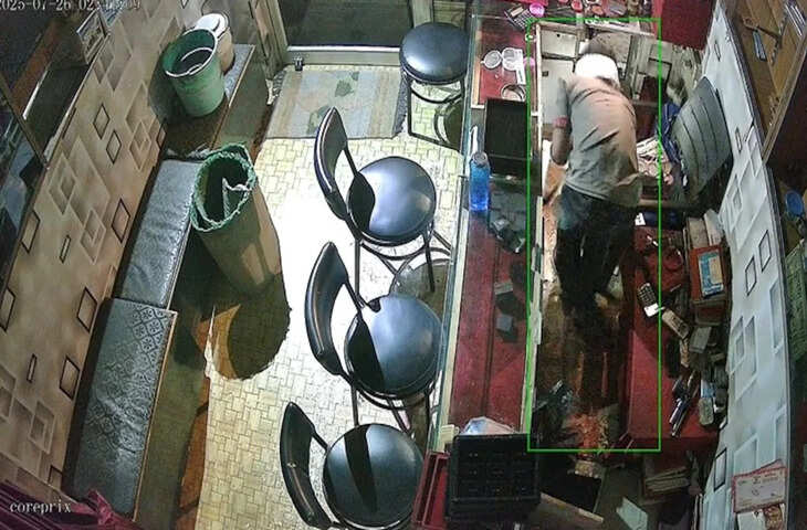 जयपुर में ज्वेलरी शॉप से 1 लाख के गहने चोरी, एक्सक्लुसीव फुटेज में देखें कस्टमर बनकर आए बदमाश CCTV में कैद