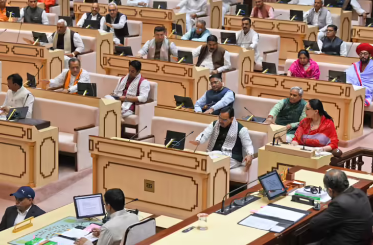 विधानसभा में प्रश्नकाल के दौरान निशुल्क दवा योजना पर हंगामा, कांग्रेस और बीजेपी विधायकों में तीखी बहस