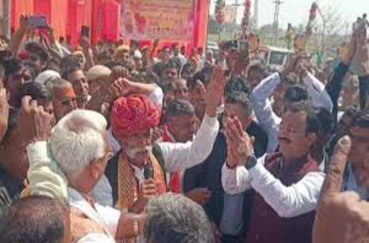 वीडियो में देंखे फागी में द्वारकाधीश मंदिर में आयोजित फूलडोल मेले में डिप्टी सीएम प्रेमचंद बैरवा ने भजनों और लोकगीतों की धूम मचाई