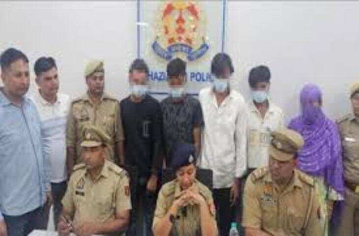 वर्दी की दबंगई&hellip; पहले बैठकर दो सिपाहियों ने शराब पी फिर किया हंगामा, कैंटीन कर्मचारी को दौड़ा-दौड़कर पीटा