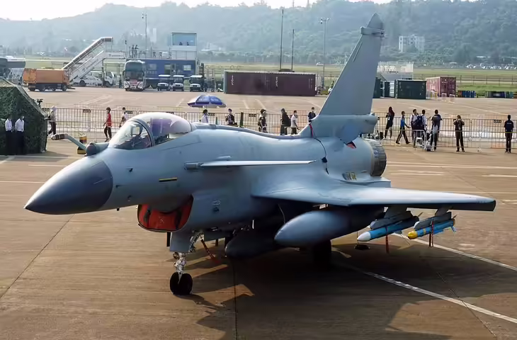 कितनी तादात में&nbsp;चीन ने पाकिस्तान को दिए&nbsp;J-10C Fighter Jets ? क्या भारतीय राफेल को दे सकते है टक्कर, पढ़े रिपोर्ट&nbsp;