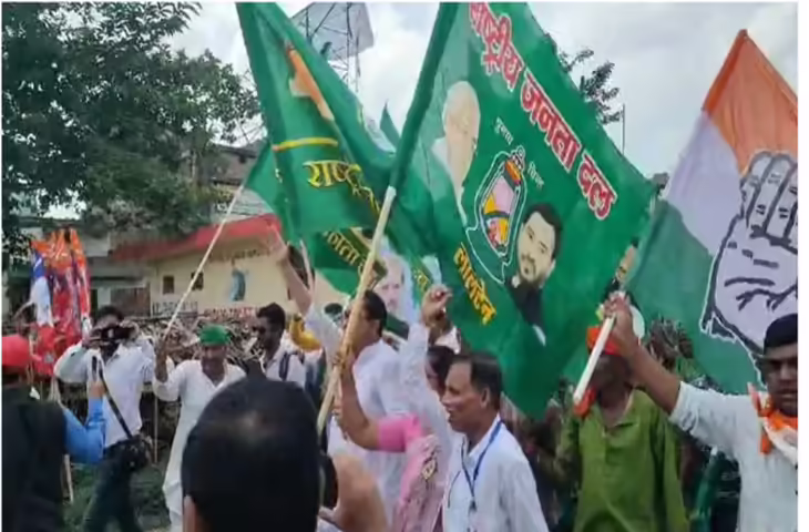 वोट अधिकार यात्रा: राहुल गांधी का काफिला मधुबनी में दो घंटे की देरी से पहुँचा, कार्यकर्ताओं में उत्साह चरम पर