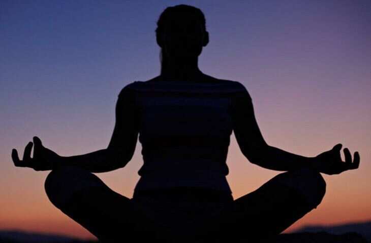 Trataka Meditation Benefits: रोज रात 10 मिनट का त्राटक दूर करेगा नींद न आने की समस्या, जानें तरीका
