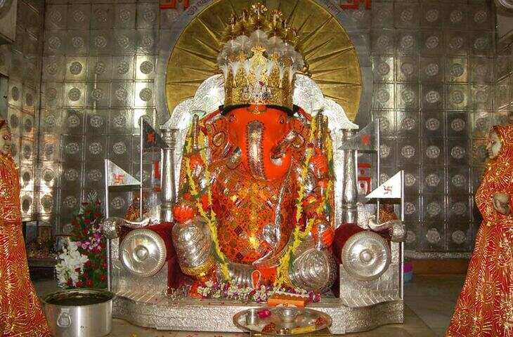 पीएम से लेकर सीएम तक राजस्था के इस प्राचीन मंदिर में हर कोई झुकाता है सिर, वीडियो में जाने&nbsp;इस प्राचीन मंदिर में क्यों जाते हैं नेता ?