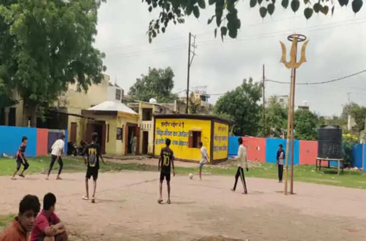 सरकारी स्मार्ट स्कूलों की हकीकत: भील कॉलोनी में 3 साल से अटका निर्माण, अहिल्या पल्टन में नया भवन तैयार फिर भी जर्जर कमरों में पढ़ रहे बच्चे