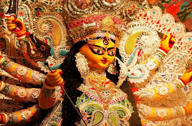 वीडियो में देखें नवरात्रि में पढ़ें मां दुर्गा की संपूर्ण व्रत कथा, माता बनाती है सारे बिगडे काम