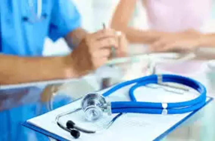 Bilaspur शेड, प्रसाधन व पेयजल के बिना तपती धूप में लगा रहे स्वास्थ्य शिविर