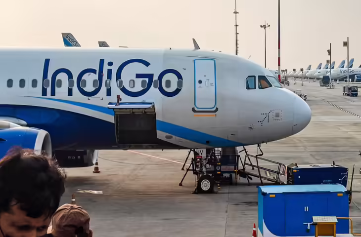 IndiGo संकट के बीच दिल्ली को बड़ा आर्थिक घाटा! 9 दिनों में लगी 1000 करोड़ की चपत, यात्रियों और एयरलाइन दोनों हुए प्रभावित